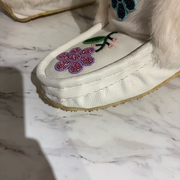 Mukluks Rosa Scribe Custom handmade Indigenous Art Beaded rabbit fur - Picture 10 of 10